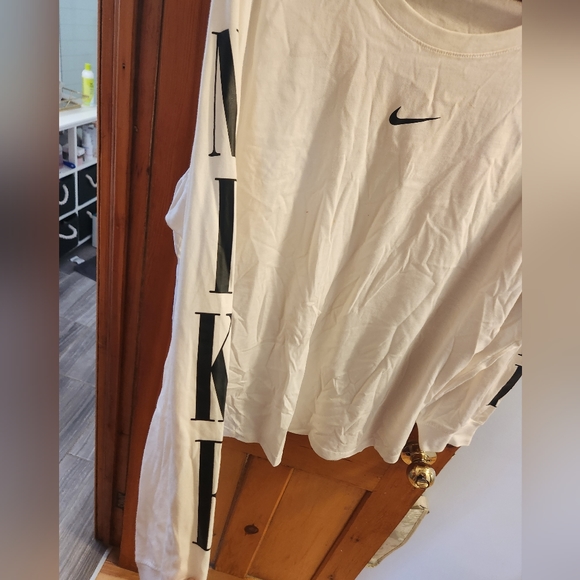 White Nike Long Sleeve 2x - Picture 2 of 4